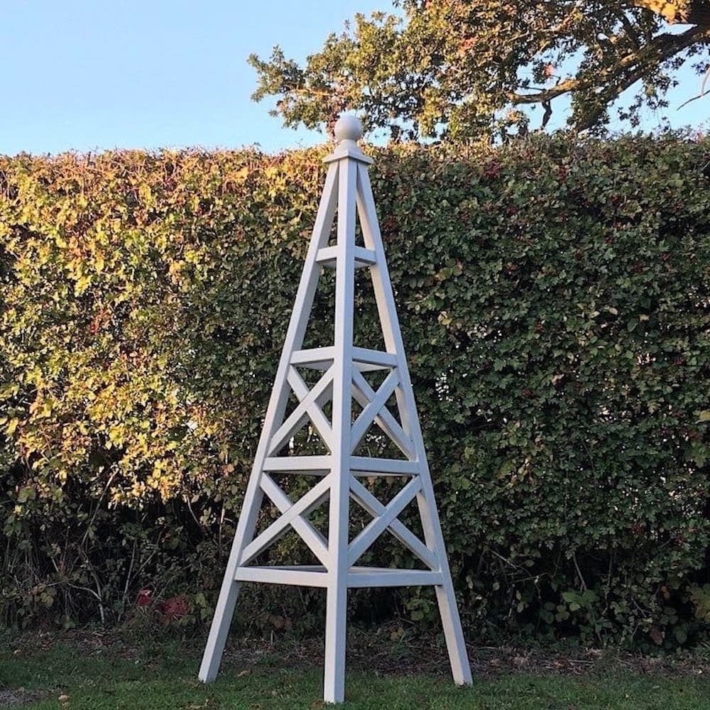 Kennett Garden Obelisk