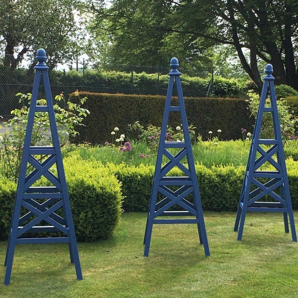 Kennett Garden Obelisk